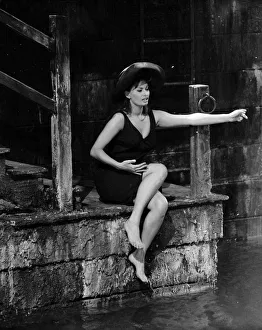 00140 Prints: The filming of The Millionairess Film July 1960 Pictured Sophia Loren Italian