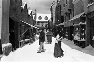 00894 Collection: Filming of Oliver! at Shepperton studios. The scene which should have been shot in mid