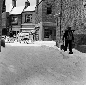 00894 Prints: Filming of Oliver! at Shepperton studios. The scene which should have been shot in mid