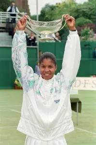 01065 Prints: The final of the DFS Classic Tennis Championship at the Edgbaston Priory Club