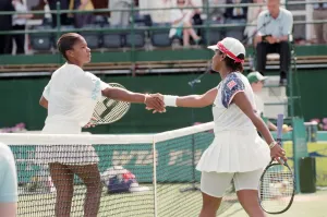 01065 Prints: The final of the DFS Classic Tennis Championship at the Edgbaston Priory between Lori