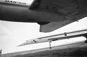 01137 Prints: On a fine August day in 1977, Concorde 101 touches down at her final home at Duxford