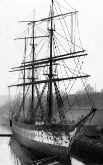 00096 Prints: The Finnish Barque sailing ship Thekla lying at Sunderland, where she is to be boken up