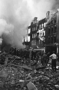 01487 Prints: Fire fighters and emergency workers fight a fire at Brown Brothers, Great Eastern Street