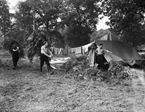 01476 Collection: Firemen of the National Fire Service mobile column seen here camping in Northwood, London