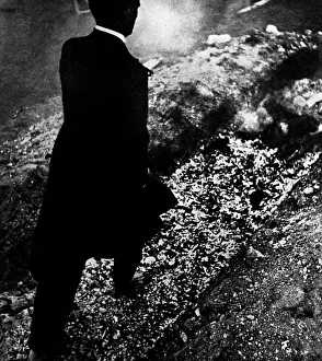 Experiments Prints: Firewalking Walking on hot coals Scientists from the University of London