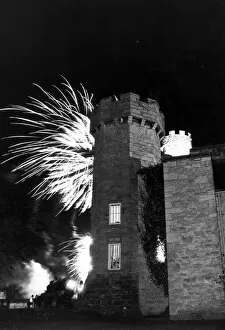 01118 Collection: Firework display at Bodelwyddan Castle. 10th November 1994