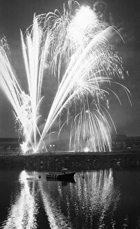 Images Dated 4th November 1983: Fireworks from the Stockton annual firework display reflected in the river