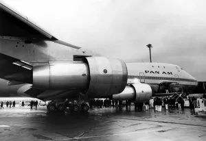 Flying Prints: The first Boeing 747 Jumbo Jet arrived at Heathrow Airport, three hours late