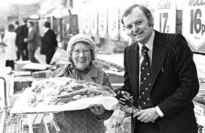 01227 Prints: The first customers of the new Presto supermarket which opened in the Britannia Centre in
