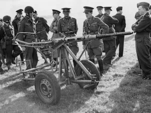 01444 Prints: One of the first pictures of the 2o millimetre Hispano-Suiza ant-aircraft gun