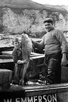 Fisherman Prints: Fisherman George Emmerson pictured at work in Flamborough. 30th October 1960
