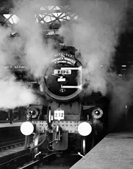 Images Dated 2nd October 2012: In a flurry of steam, engine 43129 pulls the six car train