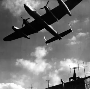 00591 Prints: The Flying Testbed. A Lancaster fitted with piston and jet engines