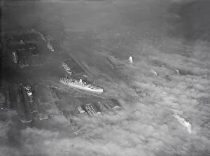 Fog Scenes Aerial views of docks at Gravesend Kent 1949 020996 / 2