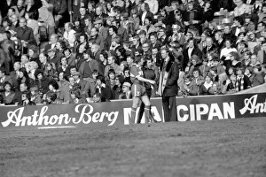 Football: Chelsea F. C. vs. Middlesboro F. C. Terry Cooper leaves the field with