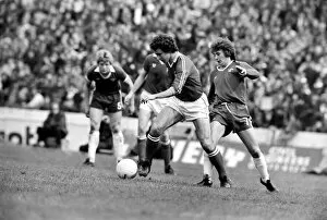 Images Dated 17th April 1977: Football: Chelsea vs. Nottingham Forest. April 1977 77-02166-030