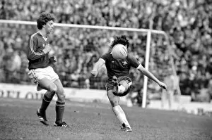 Images Dated 17th April 1977: Football: Chelsea vs. Nottingham Forest. April 1977 77-02166-051