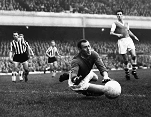 Football Division One Arsenal v Newcastle 1958 / 59 Season Kelsey