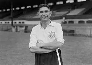Football Jeff Taylor Captain Fulham FC circa 1950 025295 / 8