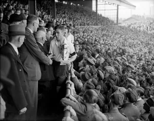 Captain Prints: The Football League War Cup tournament was held annually between 1939