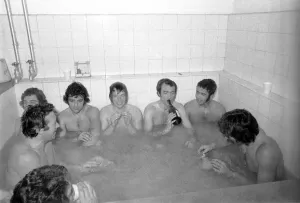 Football: Norwich F. C. (1) v. Manchester United F. C. (0). January 1975 75-00414-056