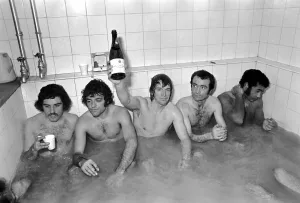 Football: Norwich F. C. (1) v. Manchester United F. C. (0). January 1975 75-00414-003