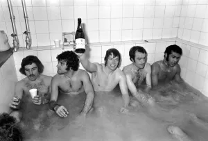 Football: Norwich F. C. (1) v. Manchester United F. C. (0). January 1975 75-00414-002