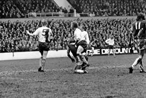 Football: West Ham vs. Burnley F. C. March 1975 75-01462-006