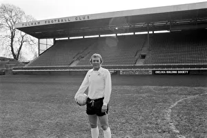 00891 Prints: Footballer Bobby Moore: Fulham snap up Bobby Moore: Bobby Moore West Ham team captain