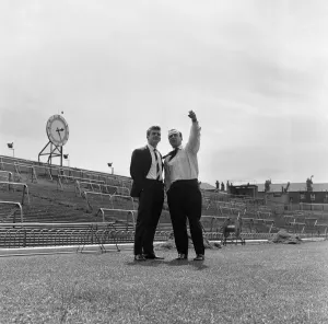 Highbury Prints: Footballer Joe Barker with Arsenal manager Billy Wright as he joins the club from Torino