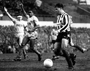 00449 Prints: Footballer Paul Gascoigne - Gazza Newcastle United v Tottenham Hotspur 23 January