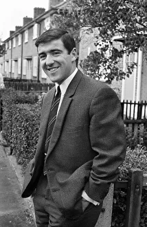 00803 Prints: Footballer Terry Venables on his way to work using public transport in London