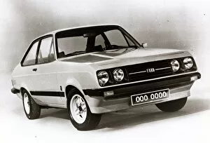 Images Dated 1st March 1975: Ford Escort RS2000 Motor Car - March 1975