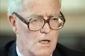 Crime Prints: Foreign Secretary Douglas Hurd delivers a statement during the Gulf crisis