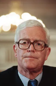 Foreign Secretary Douglas Hurd delivers a statement during the Gulf crisis