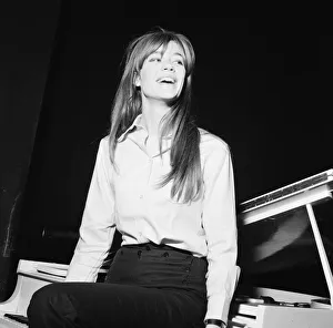 01071 Prints: Francoise Hardy, french singer pictured rehearsing her cabaret show for a three week