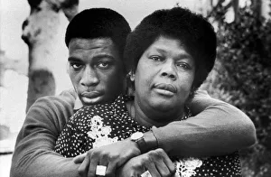 Cdburnt Prints: Frank Bruno stands with his arms around the shoulders of his mum Lynette Bruno