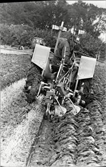 Farmer Prints: Frank Jackson ploughing competition at West Hallam and Ockbrook 15th September 1988