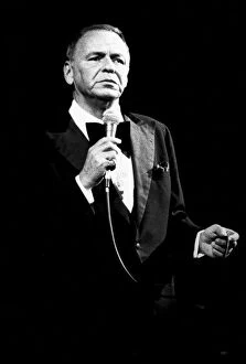 Images Dated 1st March 1977: Frank Sinatra - March 1977 playing at the Royal Albert Hall