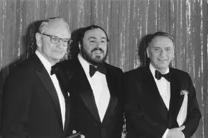 00303 Prints: Frank Sinatra (Right) and tenor Luciano Pavarotti (Centre