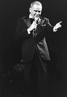 Images Dated 1st March 1977: Frank Sinatra during one of his smash hit concerts at the Albert hall in London