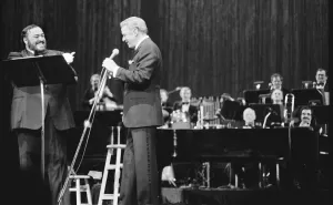 00303 Prints: Frank Sinatra and tenor Luciano Pavarotti seen here performing on stage at Radio City in