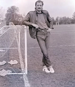 01518 Collection: Frank Worthington Birmingham City striker seen here at the clubs training ground