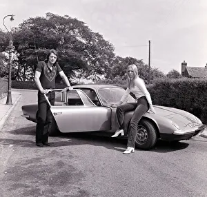 01518 Prints: Frank Worthington Huddersfield fooballer seen here withnhis girlfriend Vicki