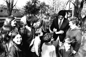 00099 Prints: Frankie Vaughan signs autographs for fans during a visit to Ryton Park Country Club to
