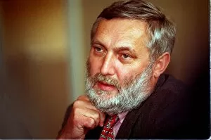 Images Dated 7th October 1997: FRANZ FISCHLER EU Minister October 1997 European Union beard leaning chin on hand