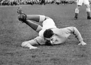 00252 Prints: Fred Martin (Aberdeen F. C. ). October 1953 P011273