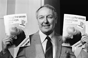 Freddie Laker announces his new business venture at the Savoy Hotel in London with new