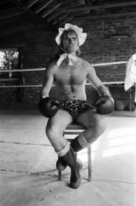 01274 Prints: Freddie Starr is in training for a verbal punch-up with world heavyweight champion